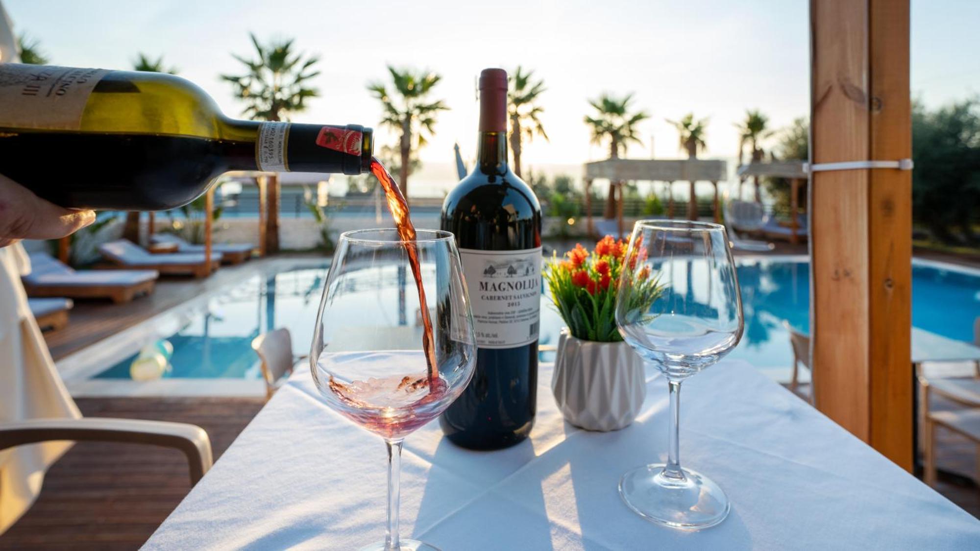 Sea Queen Luxury Hotel Radhimë Εξωτερικό φωτογραφία
