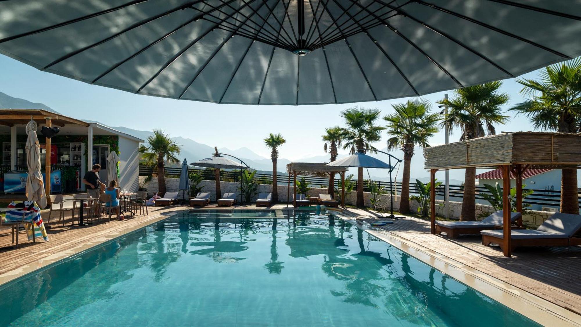 Sea Queen Luxury Hotel Radhimë Εξωτερικό φωτογραφία