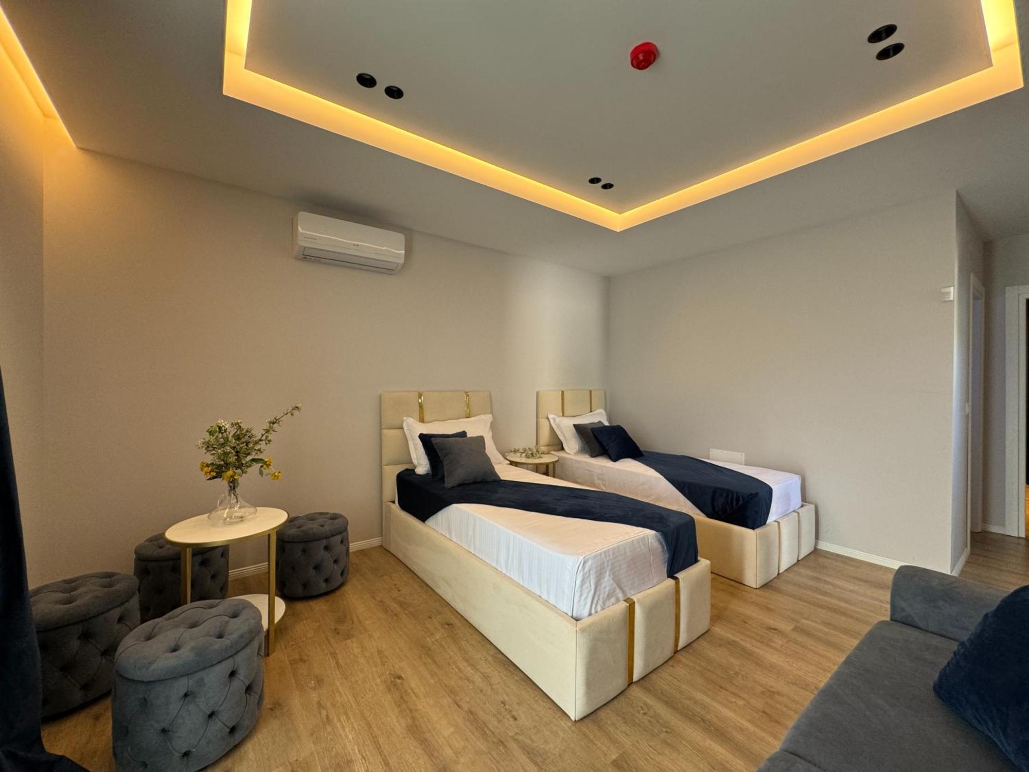 Sea Queen Luxury Hotel Radhimë Εξωτερικό φωτογραφία